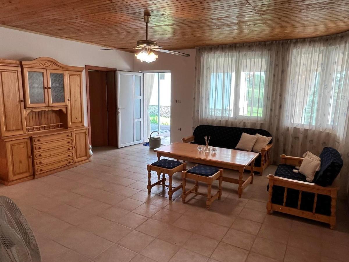 Приятна Къща За Почивка Караколев 2 Villa Obrochishte Bagian luar foto